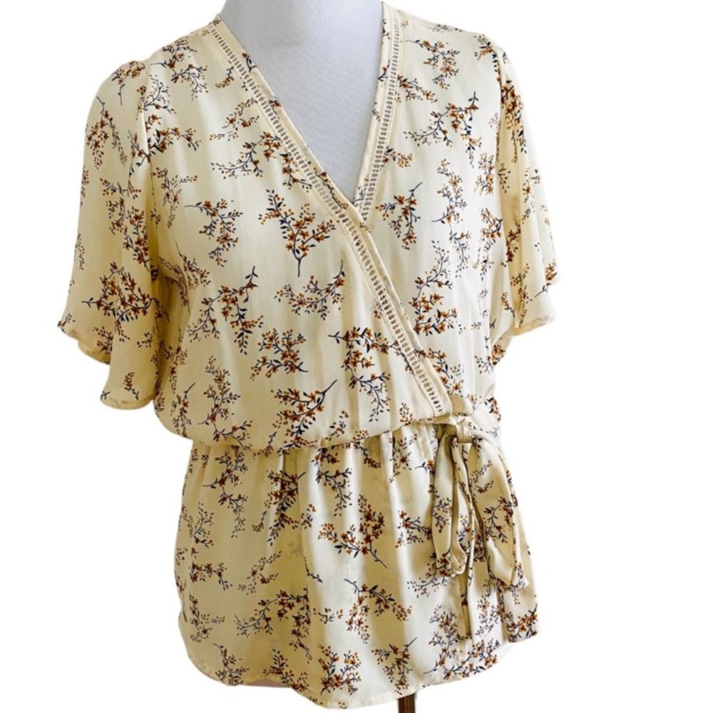 SIENNA SKY FLORAL SMALL BLOUSE TOP
CREAM FAUX WRAP PEPLUM SEMI-SHEER PEPLUM